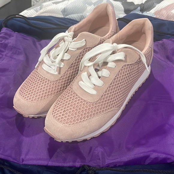 Shoes - Steve Madden.